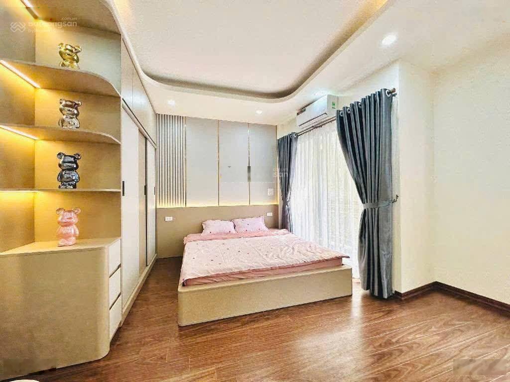 Ngọc Khánh, xây mới thang máy xịn sò, 10m ôtô đỗ dừng ngày đêm, gần phố, ở sướng, 44m2*6T