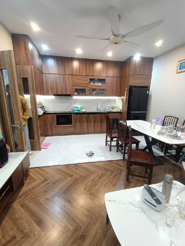 Siêu hiếm ba đình - mặt phố phạm hồng thái 200m2 - giáp phố cổ - vỉa hè ô tô dừng đỗ ngày đêm