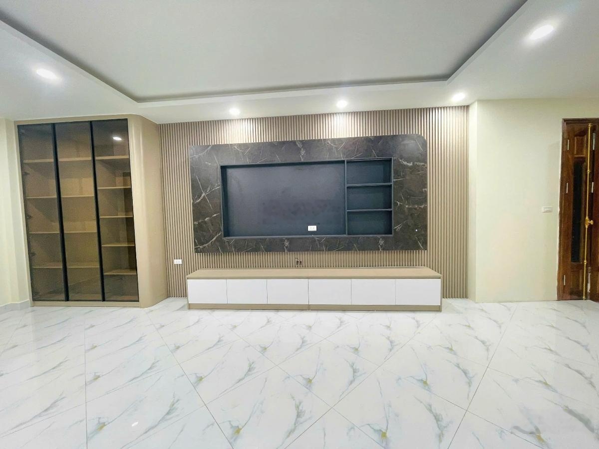 ĐỘI CẤN DUY NHẤT 1 CĂN TRONG PHÂN KHÚC 10,8 Tỷ , Lô Góc 6 Tầng Sát Phố ÔTô Đỗ Cửa , Kinh Doanh