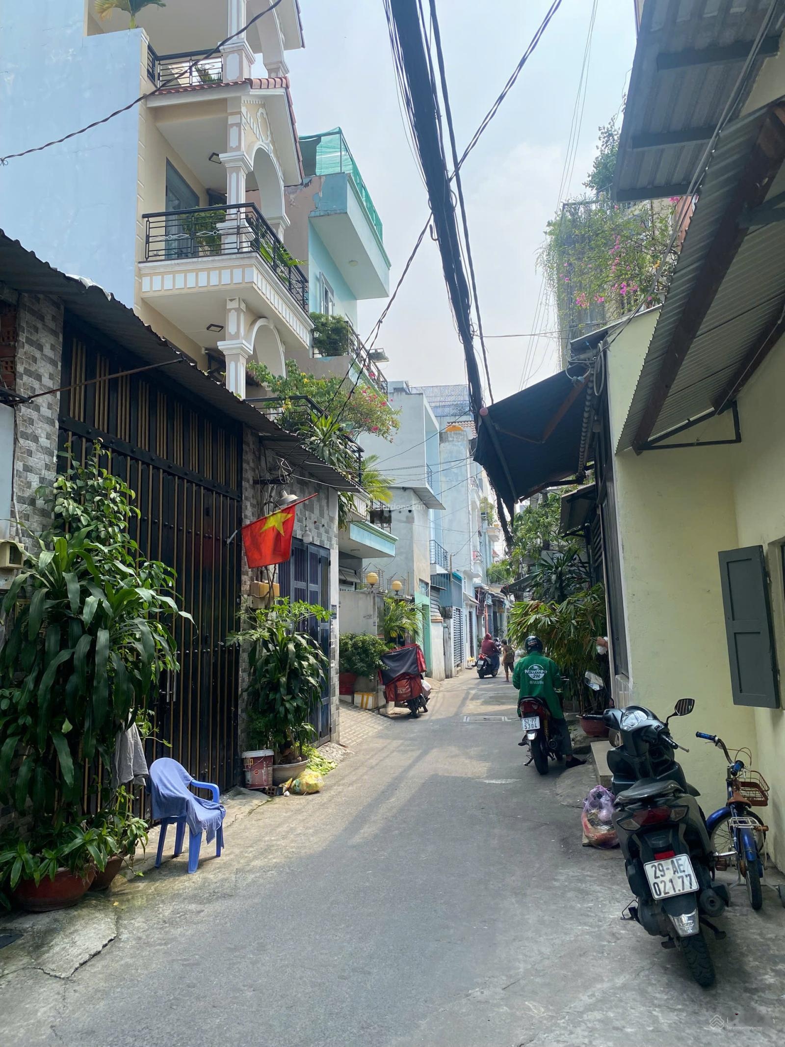 Bán nhà Phạm Văn Bạch, khu sầm uất & nhà ga T3, 3.3x19m, nhỉnh 5 tỷ đồng