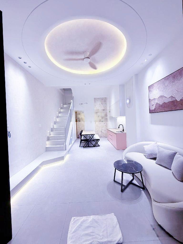 Sát vách Đầm Sen nhà đẹp 4 tầng BTCT với 3PN hẻm 4m