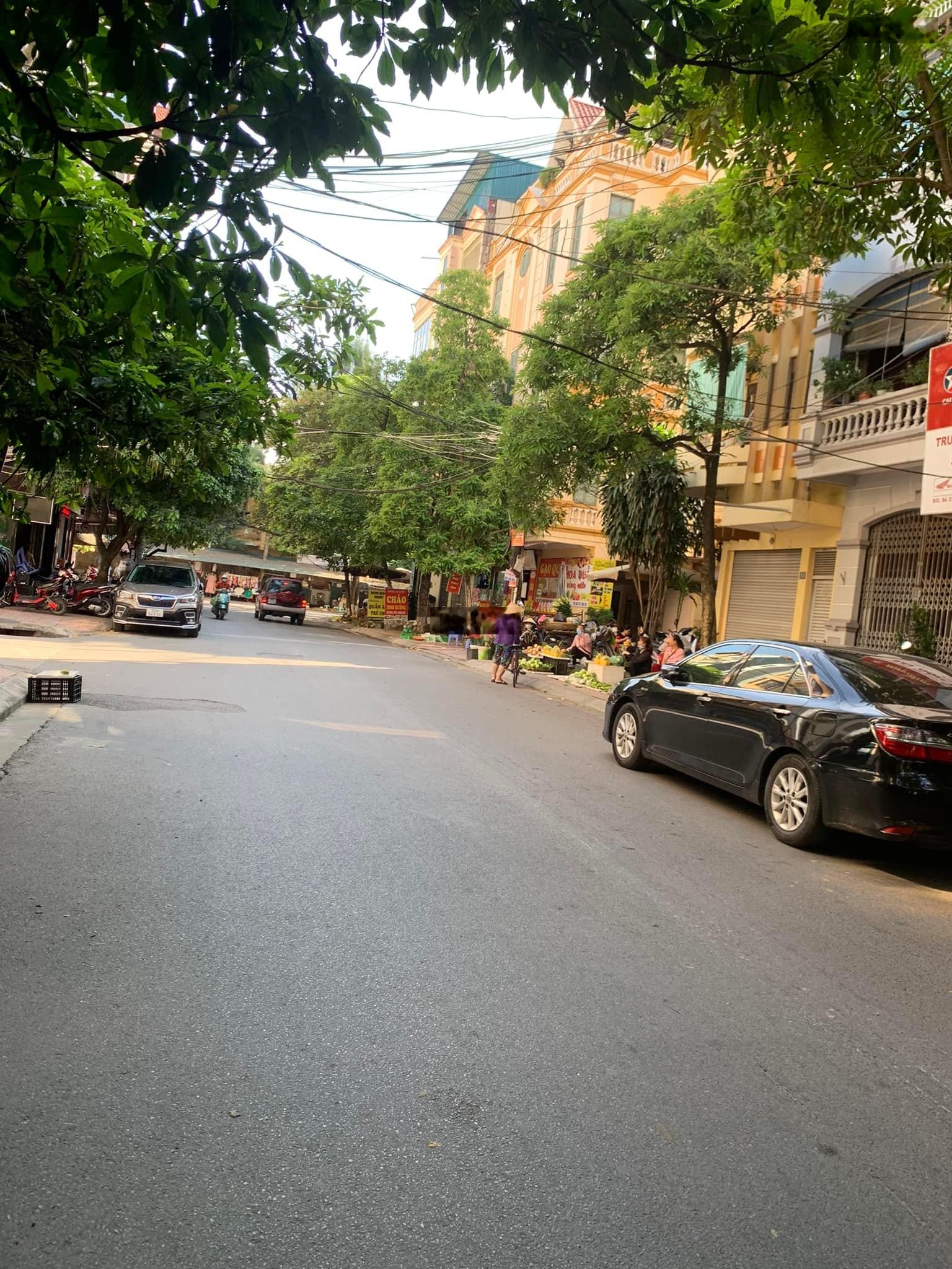 18 tỷ!! Sở hữu căn nhà phân lô bàn cờ trung tâm Ba Đình, kinh doanh sầm uất, 45m2 MT 4m