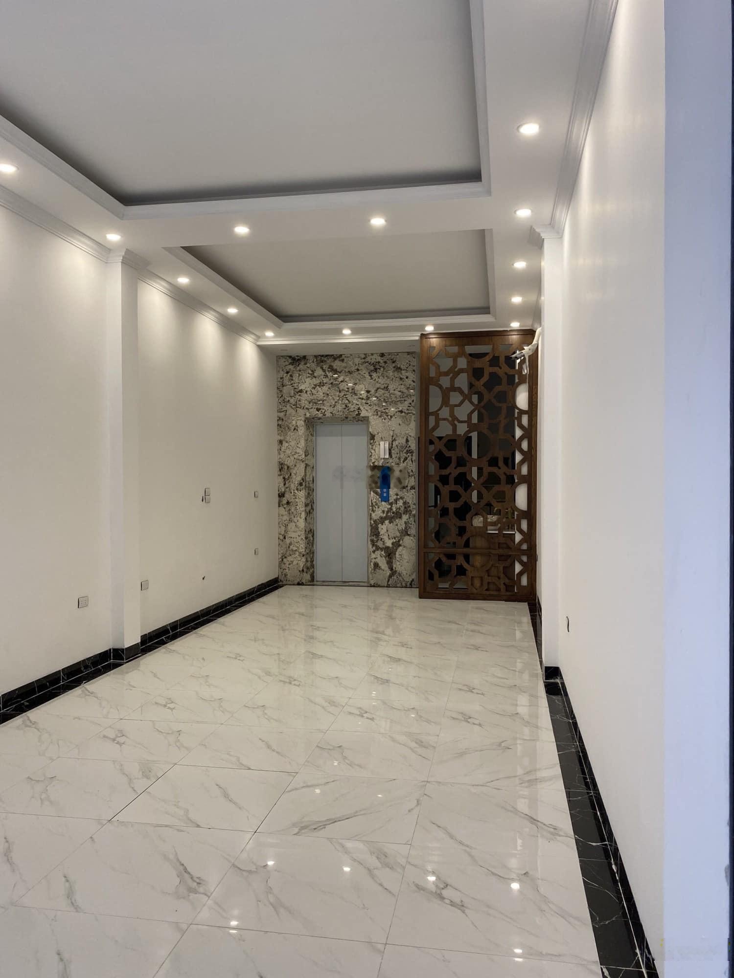 Bán nhà 6 tầng thang máy Kim Mã Thượng - Lô góc kinh doanh - Ngõ rộng ba gác tránh nhau