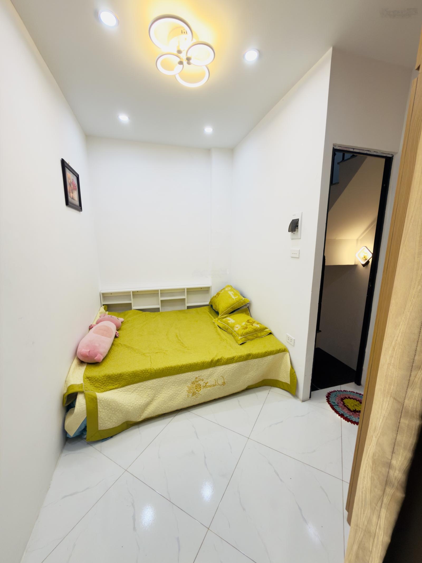 Bán nhà riêng 4 tầng Thi Sách 3 ngủ 3 wc sổ đỏ chỉ 3,x tỷ