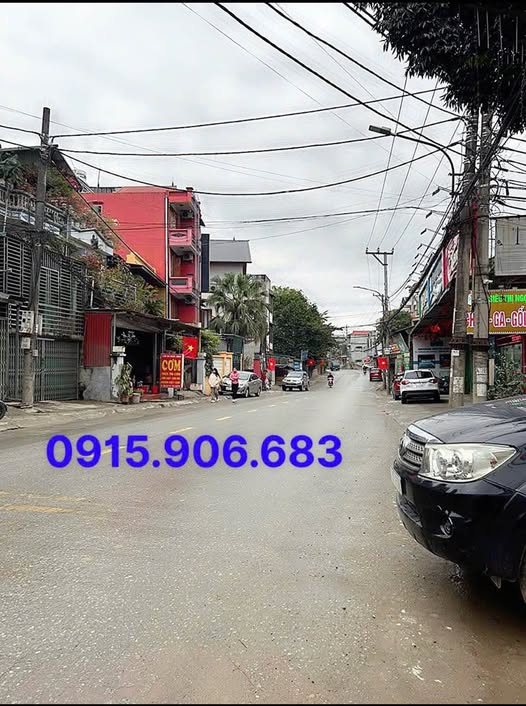 Bán mảnh đất địa điểm kinh doanh vàng ngay mặt đường Quốc lộ, gần siêu thị Ngọc Xuân