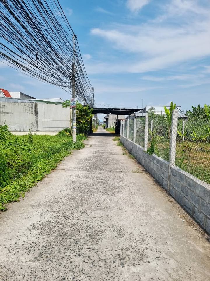 Bán nhà Hữu Định - Bến Tre, cách trường Võ Trường Toản 700m