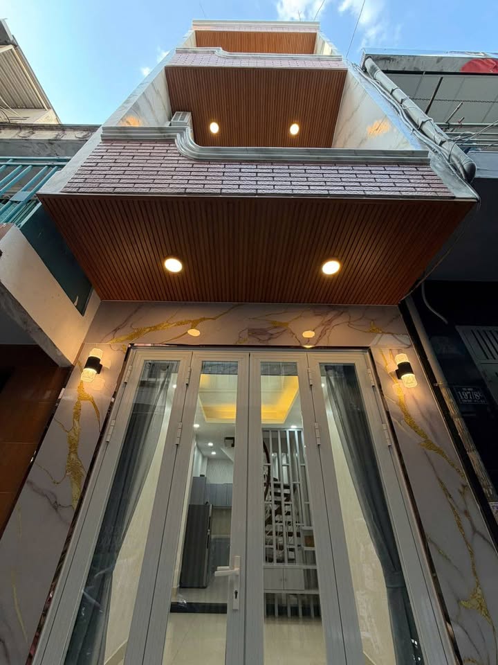 Bán nhà đường Cao Đạt, Quận 5, 27m² x 3 tầng, hẻm 4m thông Trần Bình Trọng, giá 5.8 tỷ