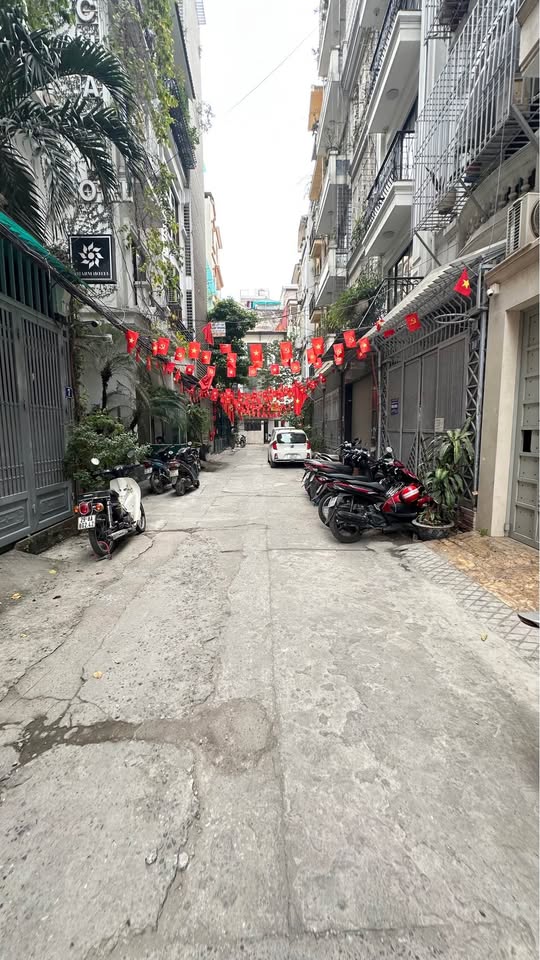 Bán nhà lõi Đống Đa, phố Hoàng Cầu, 40m2, 5 tầng, giá 8 tỷ