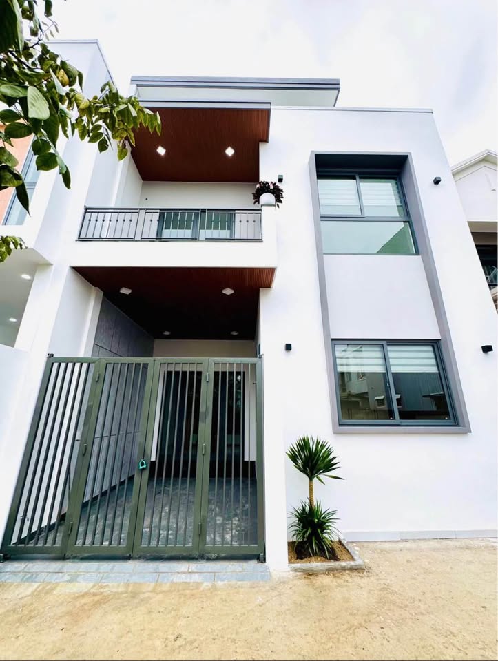 Bán căn nhà phố kiệt ô tô tại xóm 5 Lại Thế, giá 3.08 tỷ