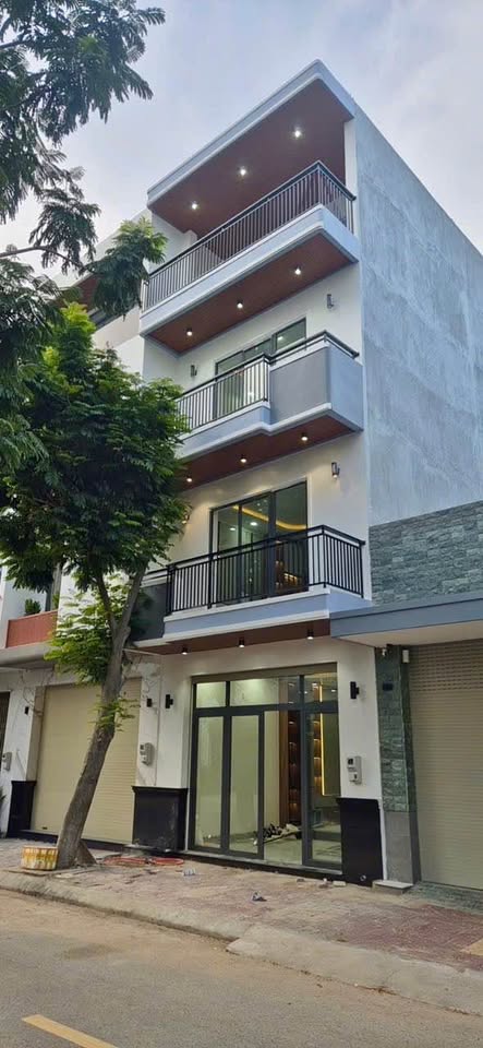 Bán nhà 4 tầng đường Trần Văn Trà, khu k1, Phan rang, giá 4.2 tỷ