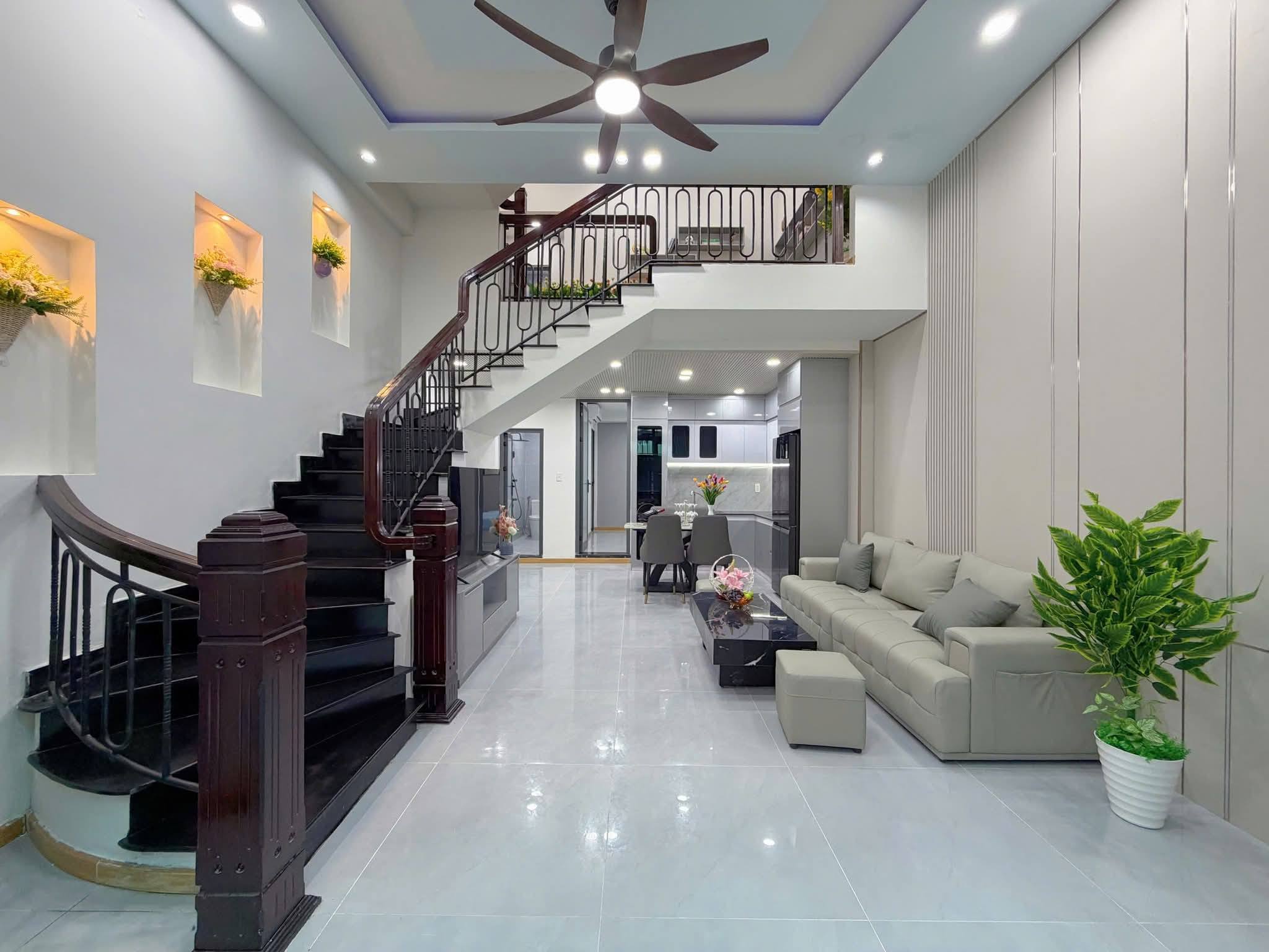 Bán nhà 4 tầng kiệt Mai Lão Bạng, Hải Châu, 67m2, giá 5.5 tỷ