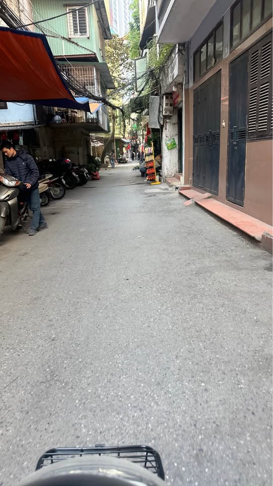 Bán nhà Hoàng Cầu, Đống Đa, 40m2, 5 tầng, giá 8.5 tỷ