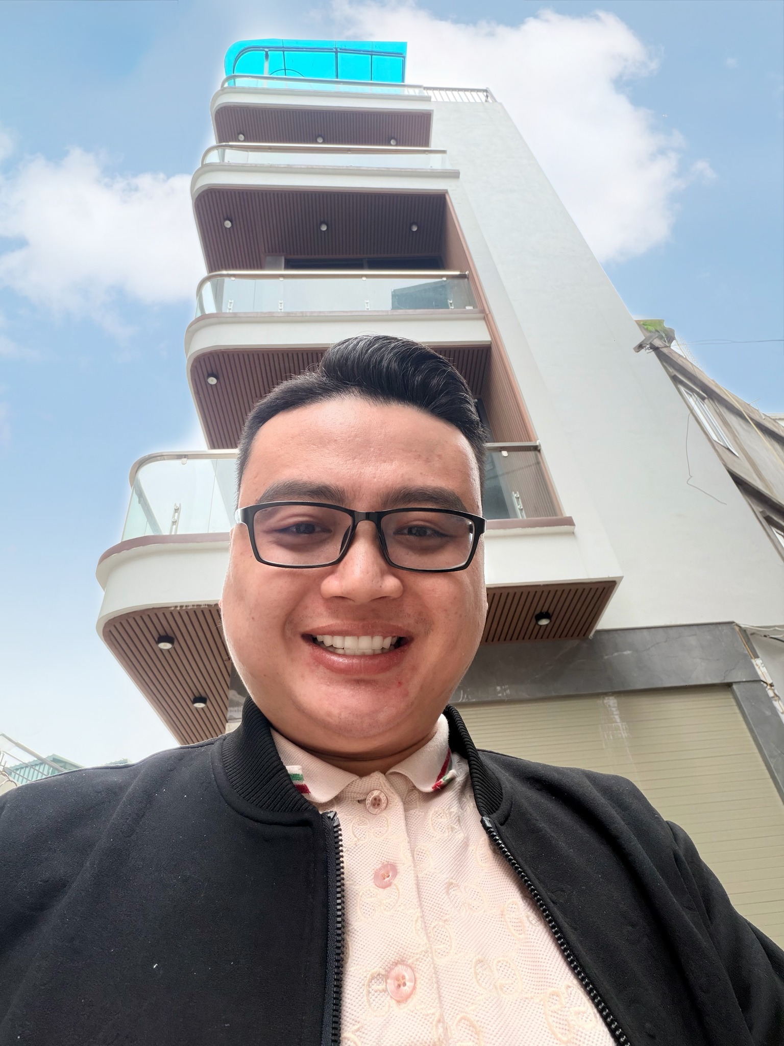 Bán nhà mặt phố Ngọc Thụy, Long Biên, 65m2, full nội thất, giá cả thương lượng