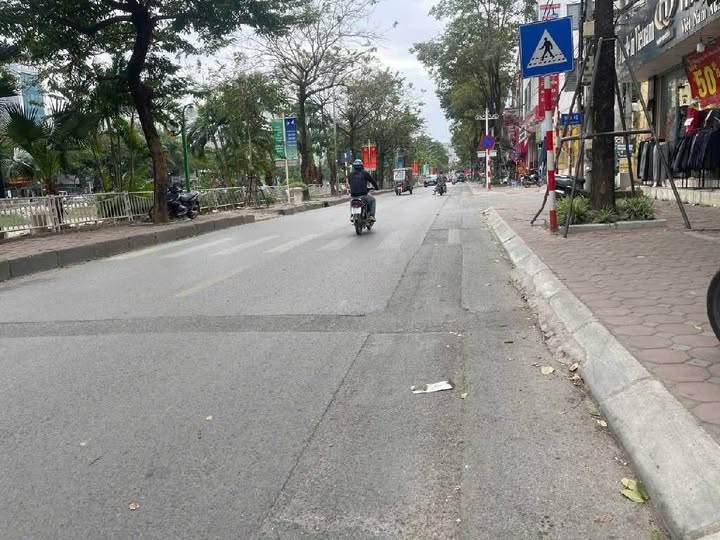 Bán nhà tập thể tầng 3, diện tích 70m2, mặt ngõ ô tô, 10m ra phố, cạnh chung cư Five Star Khương Đình, giá nhỉnh 4 tỷ