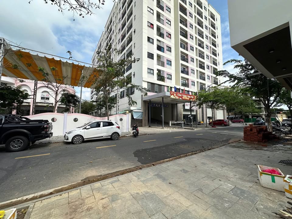 Cần bán lô mặt tiền đường B8, đối diện chung cư và trường học VCN Phước Long 2, giá 7.85 tỷ