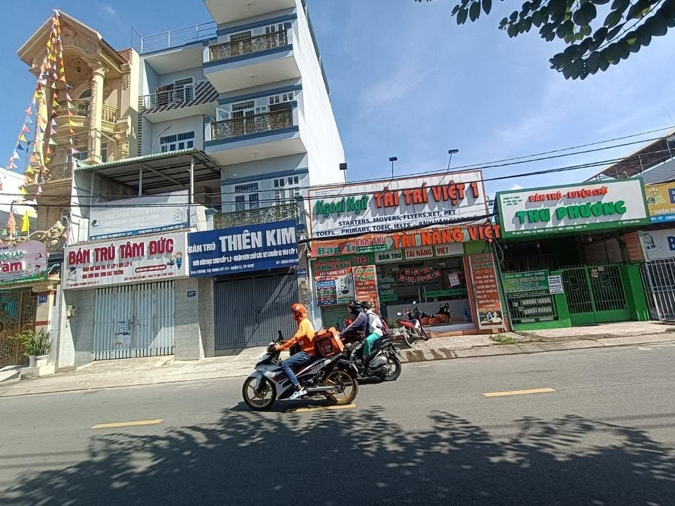 Chính chủ bán nhà Hiệp Thành 31, Quận 12, xe hơi thông, 70m2, nhà mới vào ở ngay, giá 3.6 tỷ