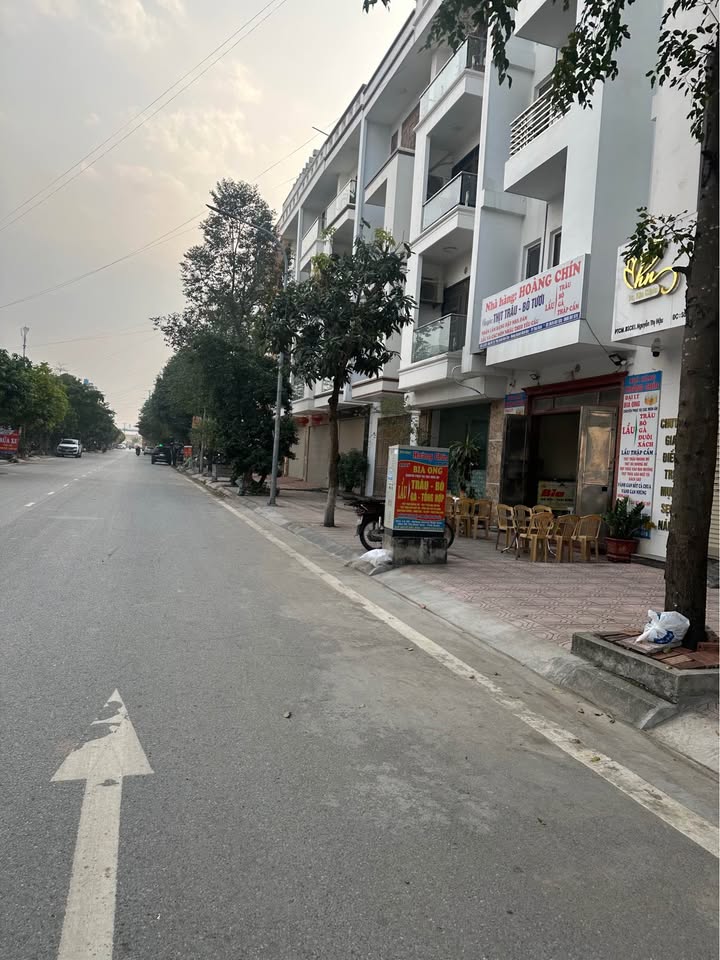 Bán nhà 3 tầng lô góc mặt kinh doanh phố Quách Đình Bảo, phường Tiền Phong, Thái Bình