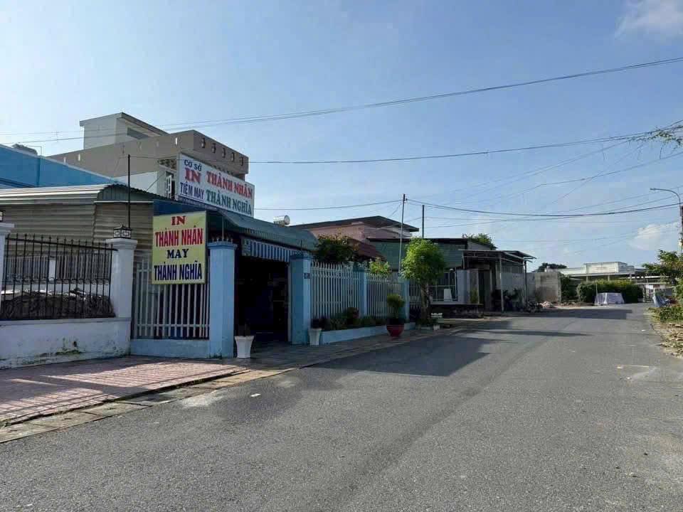 Bán lô biệt thự mặt tiền đường Ngô Gia Tự, trung tâm thị trấn Long Điền, 195m2, giá 2.6 tỷ