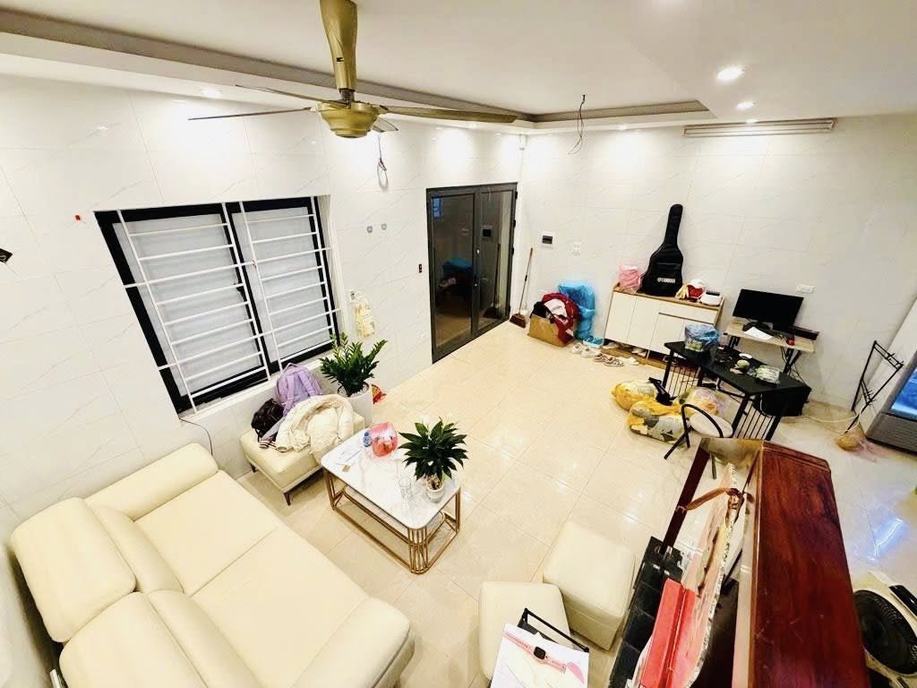 Bán nhà Âu Cơ, Tây Hồ, 37m2, 2 phòng ngủ, giá 2.6 tỷ