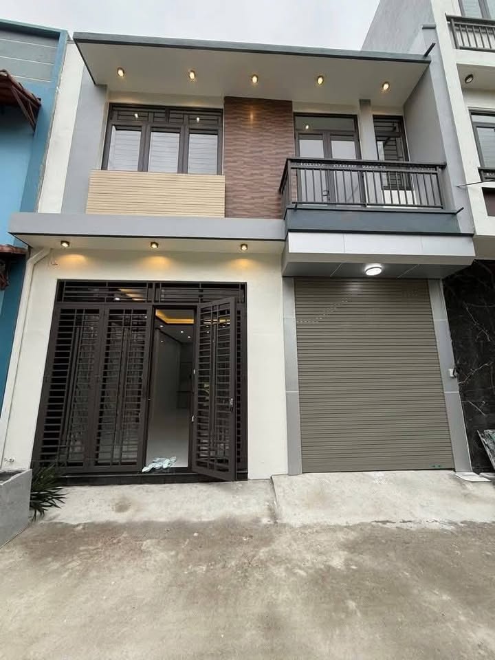 Bán nhà phố Lương Văn Tri, Lạng Sơn, ô tô 16 chỗ đỗ cửa, đường thông thoáng