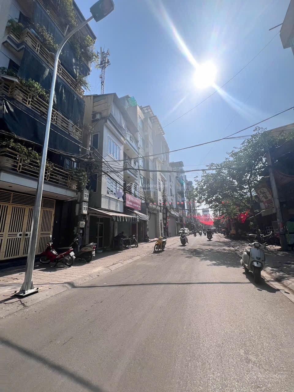 Bán toà BUILDING Mặt Phố mới quận Ba Đình, 240m2 x 11T. MT 12m. 150 tỷ.