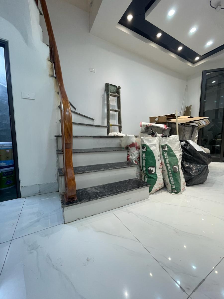 10m ra oto tránh, nhà đẹp thang máy full NT, ngõ nông thông . giá ĐT. Dt 37m 6T mt5m giá 8,7tỷ