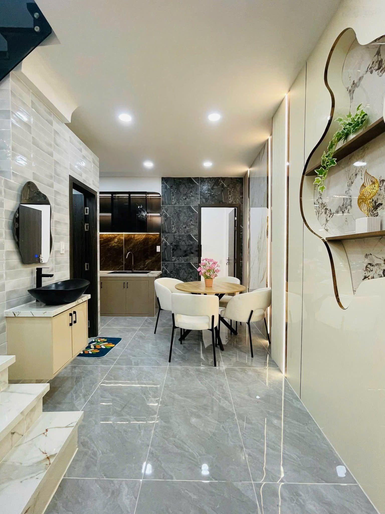 NHÀ PHỐ 3PN ĐẸP LUNG LINH CHỈ 4tỷ950 - Đường Quang Trung.p8 Gò vấp - DT : 4 x 10 Trệt Lầu