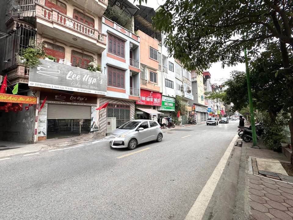 Bán nhà mặt phố Nguyễn Lân, Thanh Xuân, ô tô tránh đỗ, vỉa hè rộng, kinh doanh, 2 thoáng, sổ nở hậu, giá 18.3 tỷ