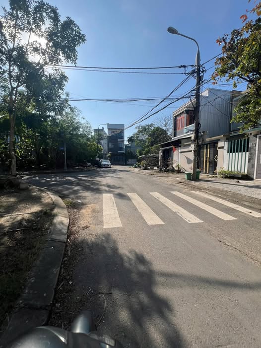 Bán nhà Hòa Vang, Đà Nẵng, đường 5,5m, lề 4m, kinh doanh tốt, giá 6 tỷ