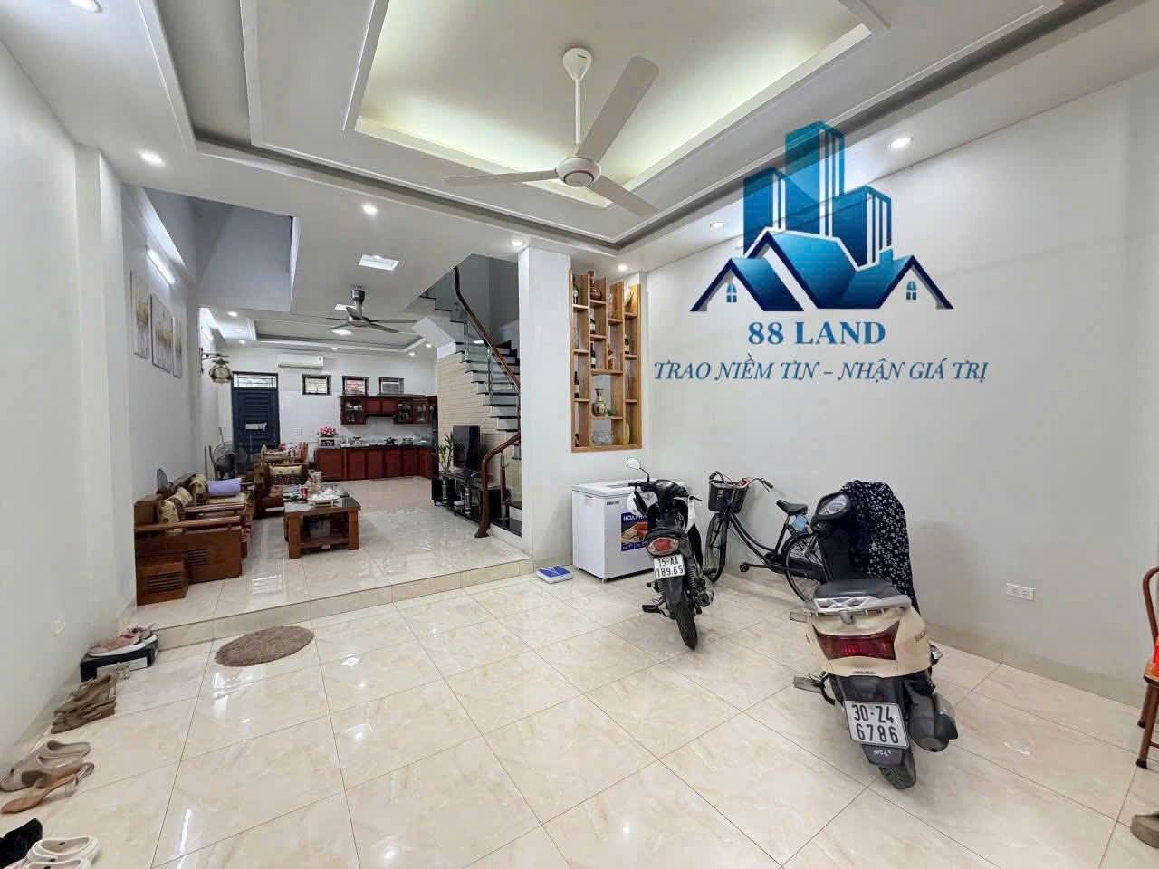 Bán nhà 3 tầng, khu Đồng Cửa, phường Bắc Giang, 72m2, gần trường học các cấp, giá 7.x tỷ