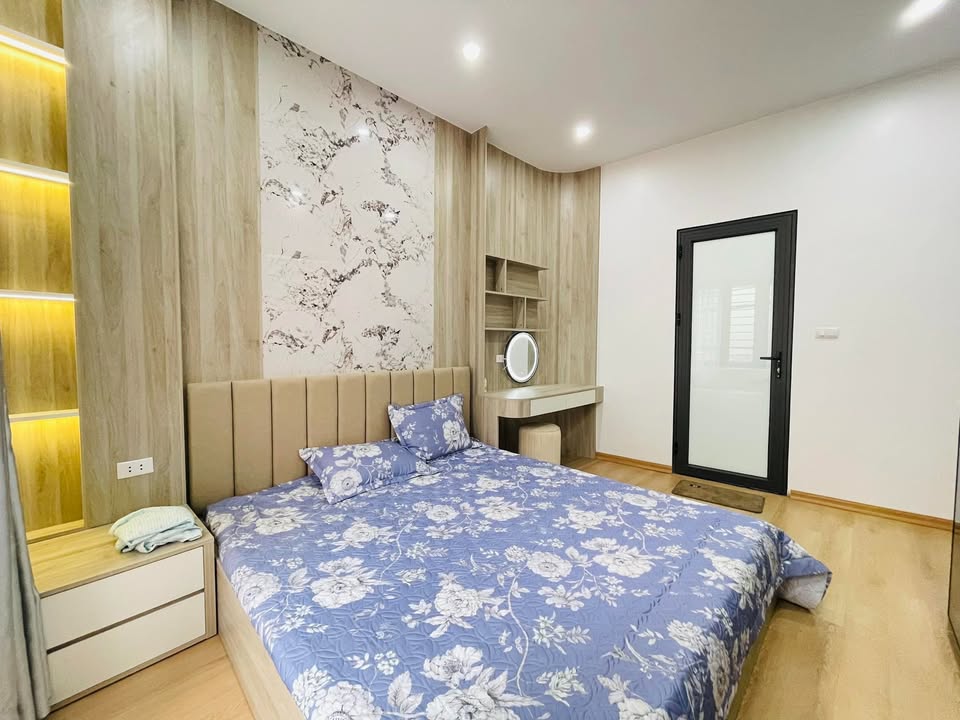 Bán nhà Thanh Xuân, mặt ngõ ô tô thông, kinh doanh tốt, giá 11 tỷ