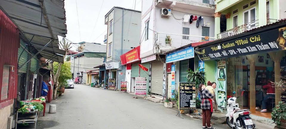 Bán lô đất tặng nhà cấp 4 đang cho thuê kinh doanh dòng tiền, gần chợ Lãm Làng