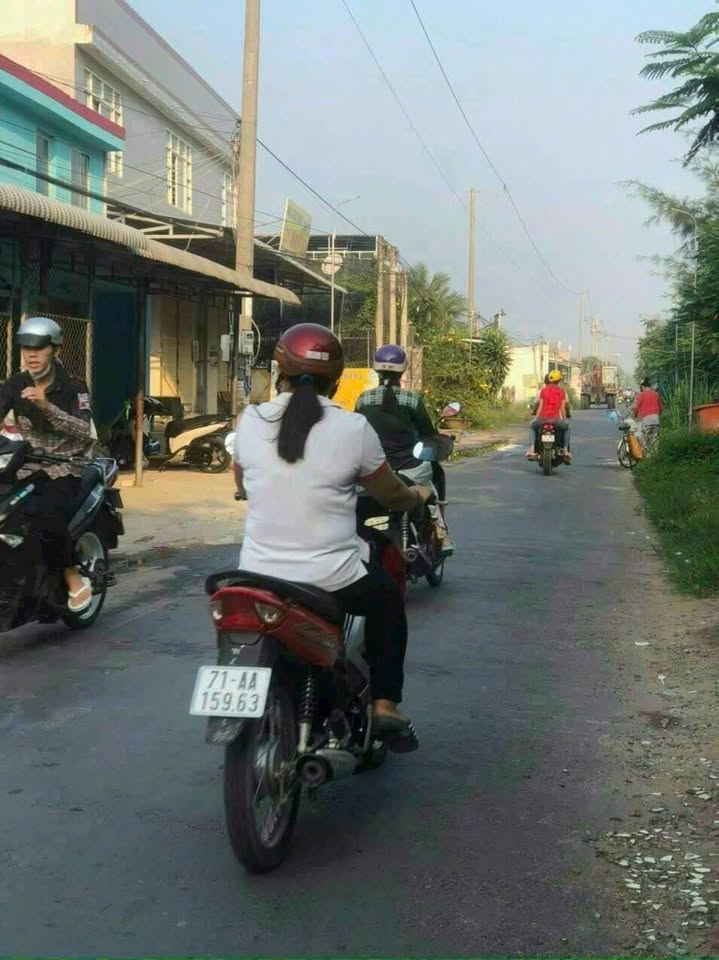 Bán nền ngay khu công nghiệp Giao Long và Long Phước, khu sầm uất tiện kinh doanh nhà trọ, giá 700 triệu
