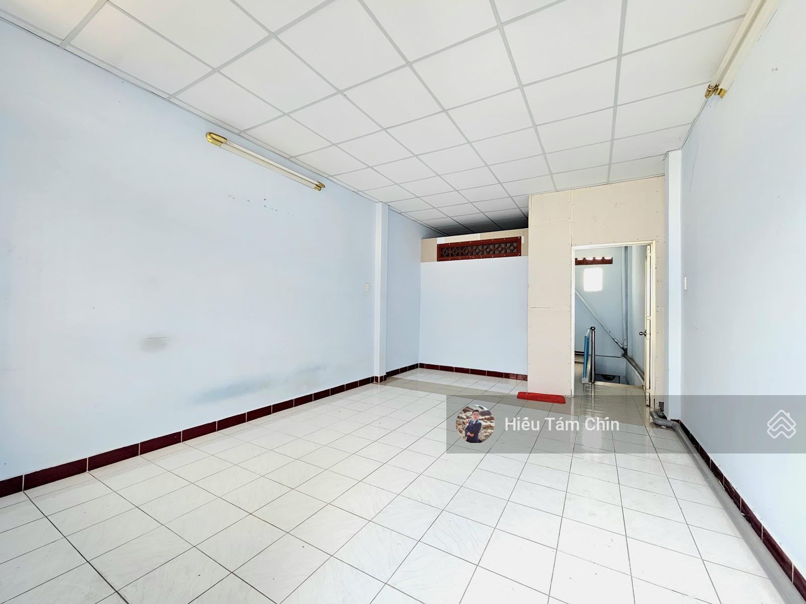 Hẻm Ô tô thông, 4m x 11m x 2 Tầng, 3 Phòng ngủ, Vị trí rất đẹp