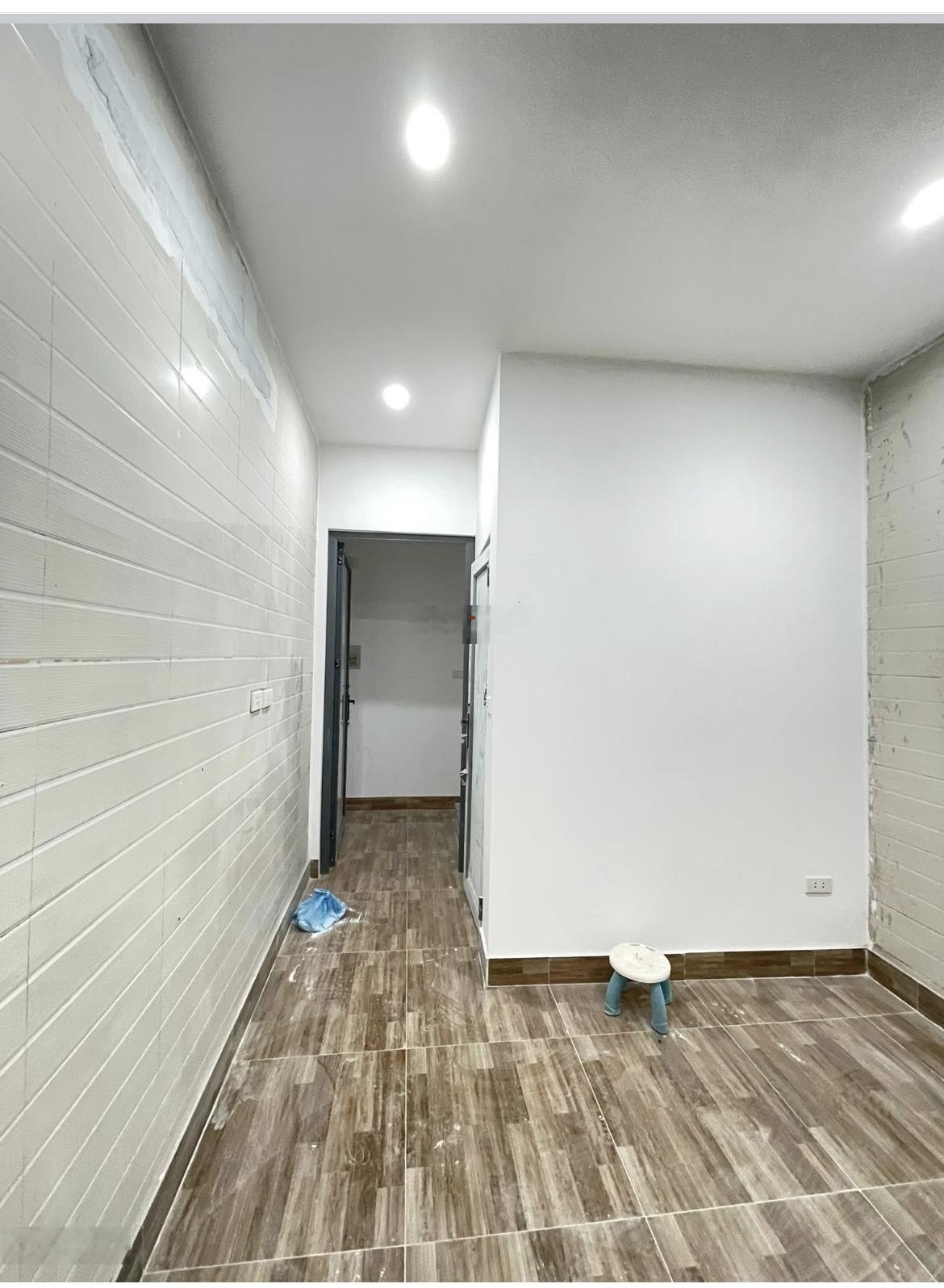 Nhà cực hiếm - trung tâm ba đình, tựa lưng vào nhà mặt phố,3 bước ra mặt phố quán thánh