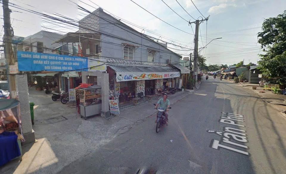 Bán nhà tại Phường 4, Vĩnh Long, gần chợ Cua, đường xe ba gác, giá 900 triệu