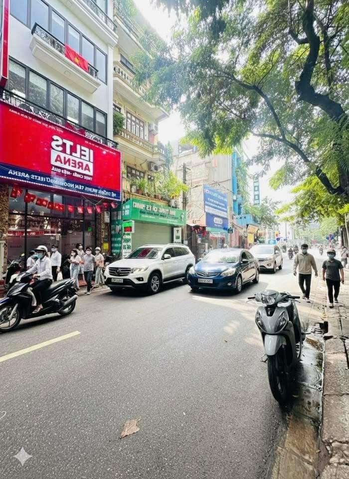 Bán nhà Nguyễn Hoàng 70m2, 5 tầng, mặt tiền 5m, đường rộng 10m ô tô tránh, giá 30,x tỷ