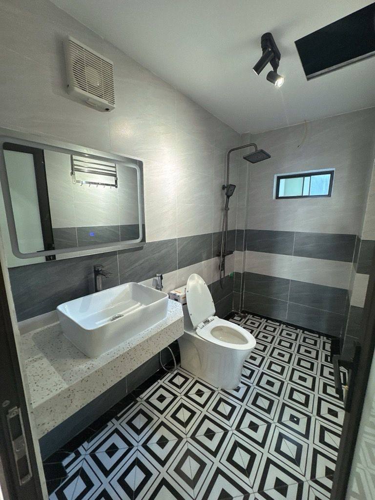 Bán nhà riêng quận Long Biên, thành phố Hà Nội giá 9,9 tỷ