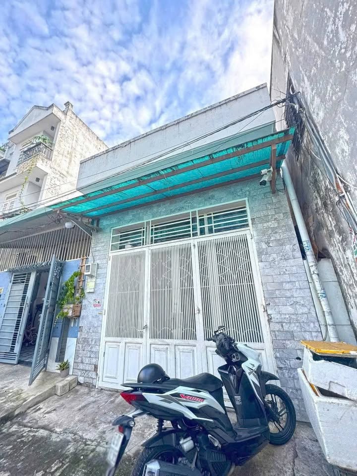 Bán nhà cấp 4 tại Hóc Môn, 80m2, 3 phòng ngủ, giá 580 triệu