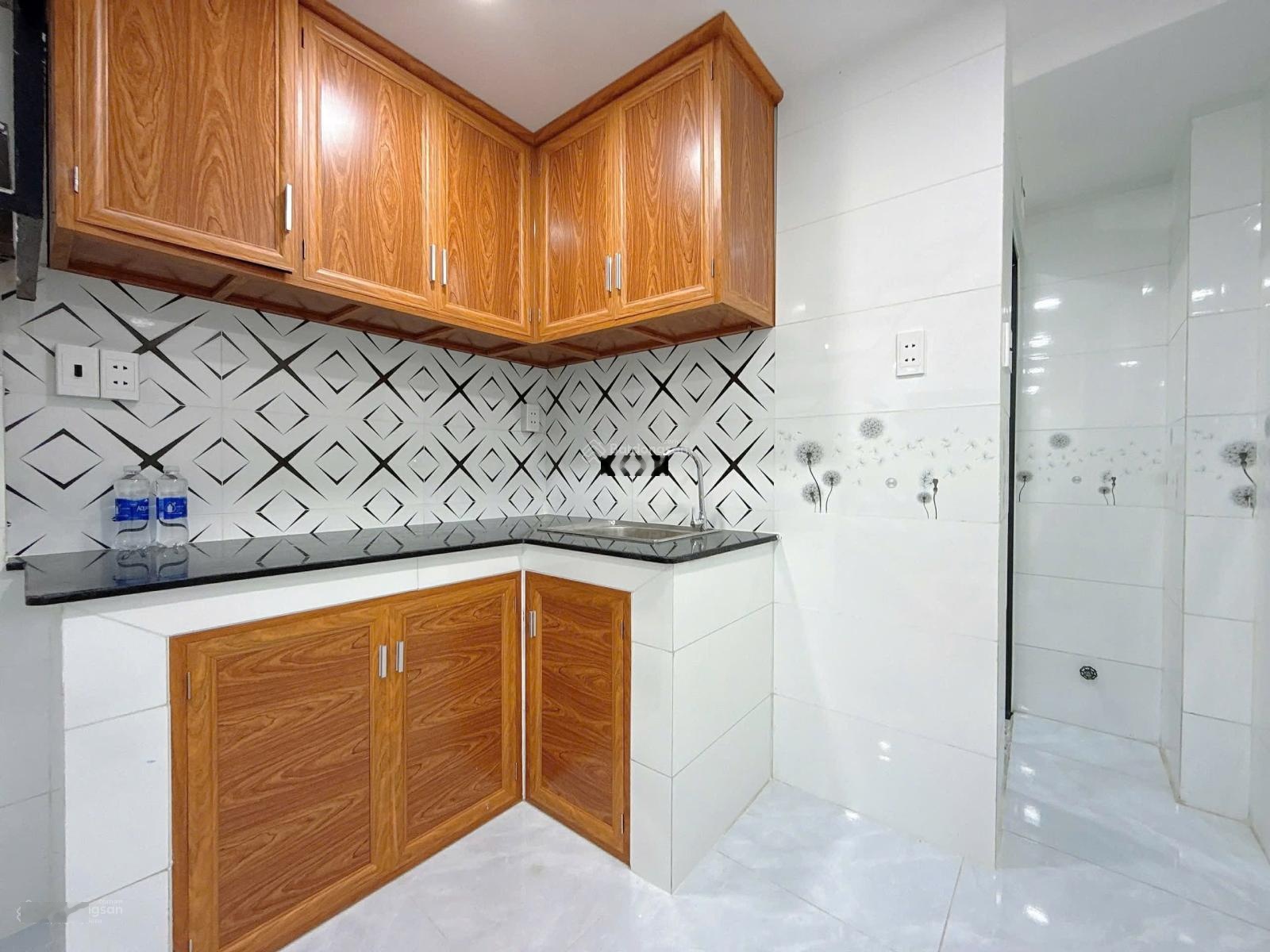 Nhà phố 16m2, đường Huỳnh Mẫn Đạt, Q5