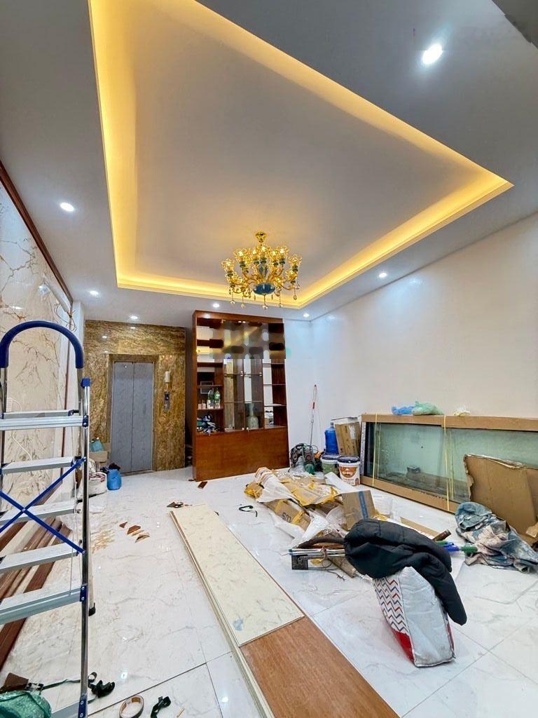 Bán nhà Phan Kế Bính, dt42m, mt4,5m, 6 tầng Thang máy, ô tô đỗ cửa