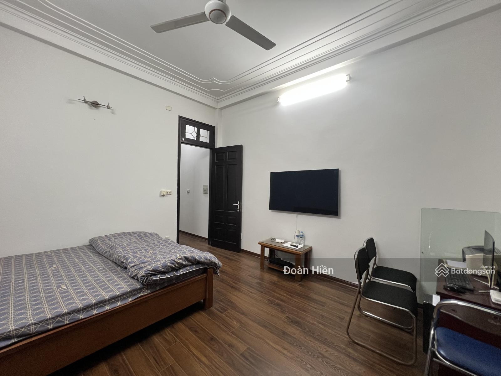 Nhà to rộng P Giảng Võ, 50m2*4T ngõ thông, gần ôtô dừng đỗ, thoáng trước sau, thang máy, ở/cho thuê