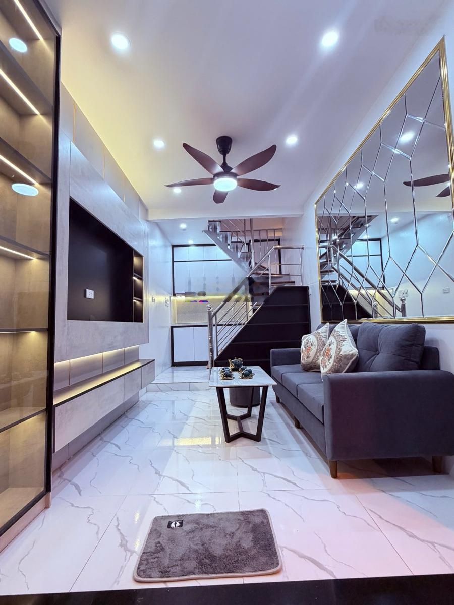 Bán NR 17m2, 5,6 tỷ, 3PN, 3WC tại Văn Chương, Đống Đa, Hà Nội, giá ưu đãi hàng hiếm