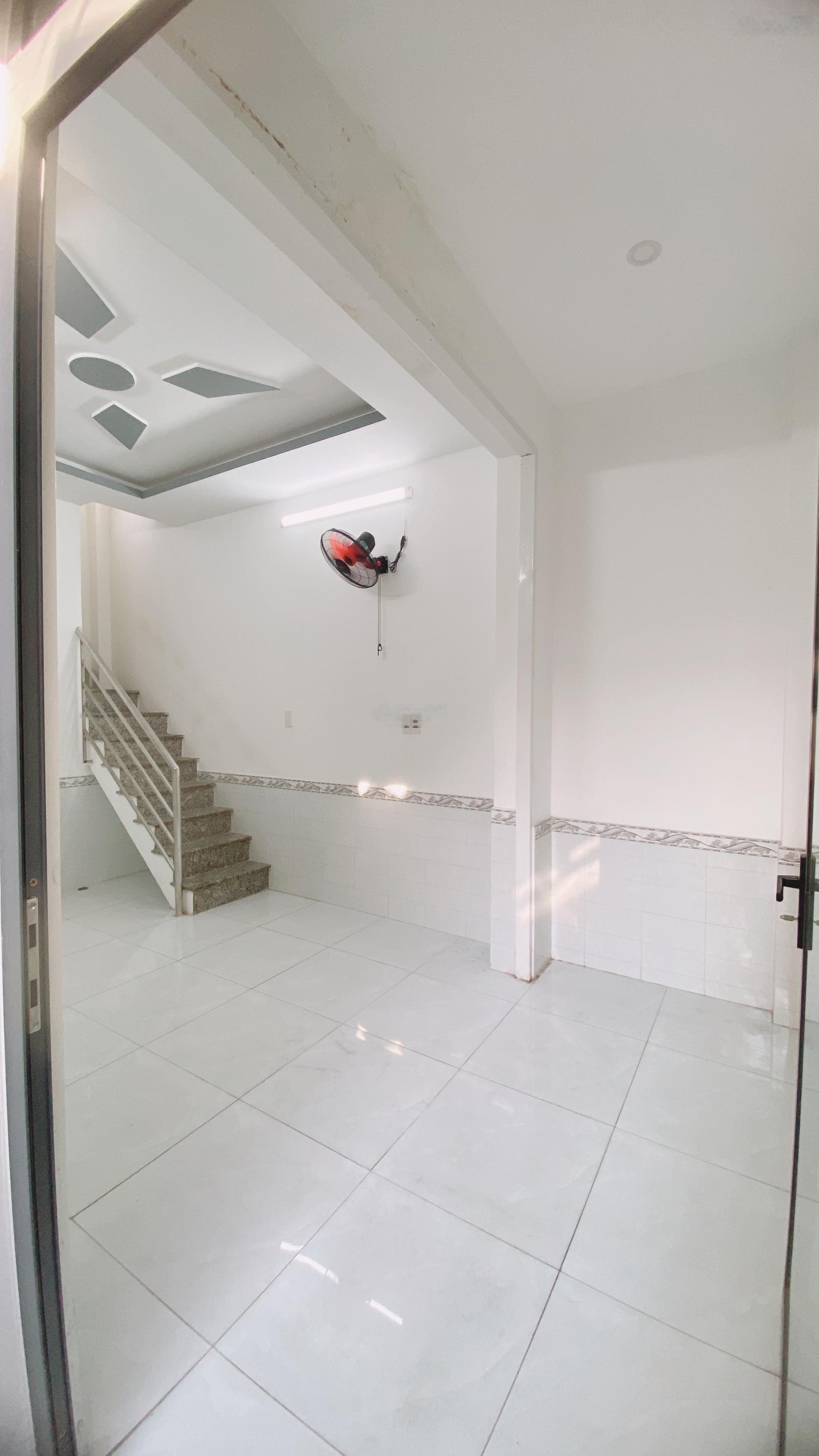 Bán nhà sổ hồng chung 3.3x6,5m, 1 lầu, 980tr TL, LH: 0932153279 Tuấn