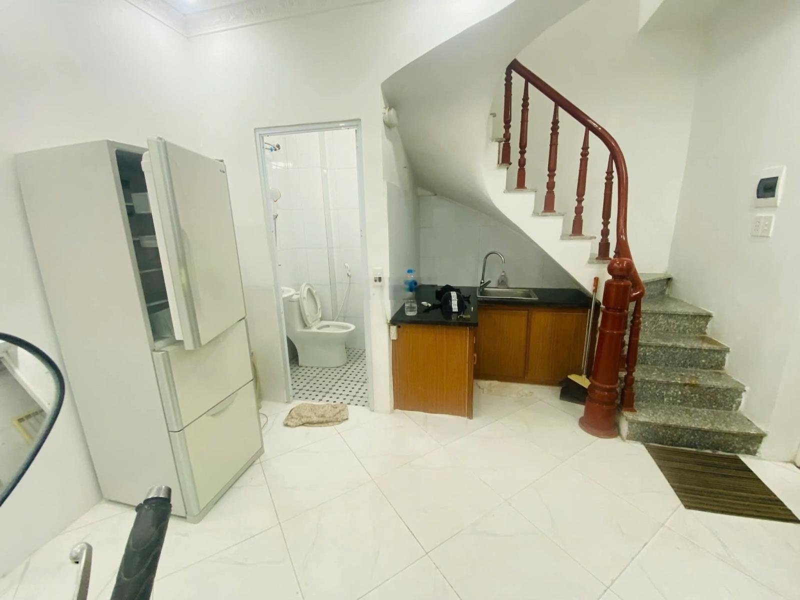 Bán Nhà Phố Lệnh Cư Đống Đa, 4 Tầng x 3 ngủ Fun nội thất giá 4,8 tỷ.