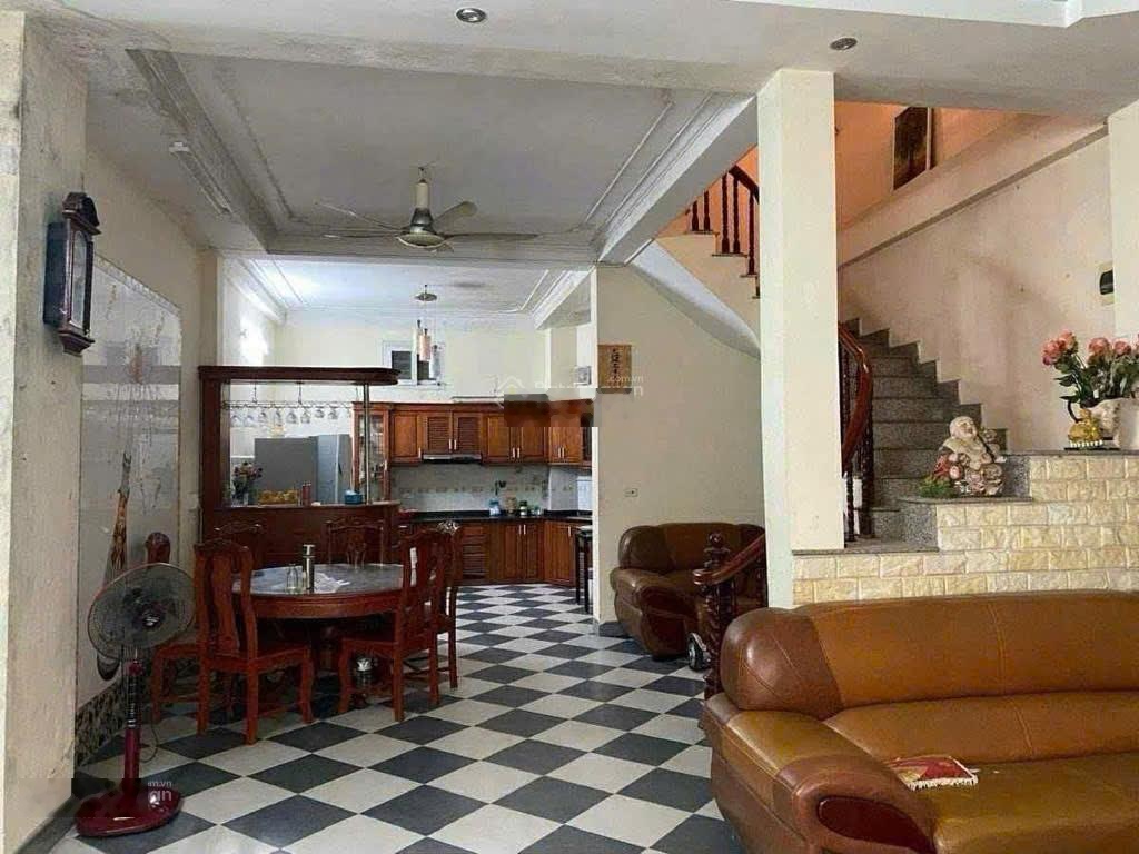 Nhà phố hoàng hoa thám x ô tô đỗ cửa x ngõ 4m thoáng x dt 102m x 5 tầng x mt 5m x sđcc, 20.2 tỷ