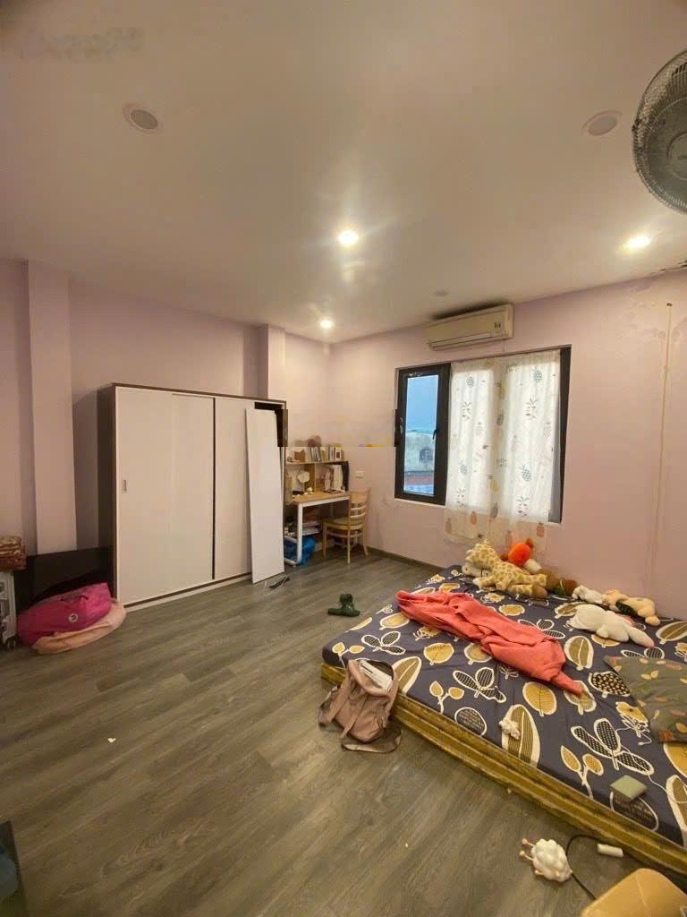 Nhà trung tâm Ba Đình dân xây chắc chắn, vị trí đẹp, cách ô tô 20m, nhỉnh 8 tỷ