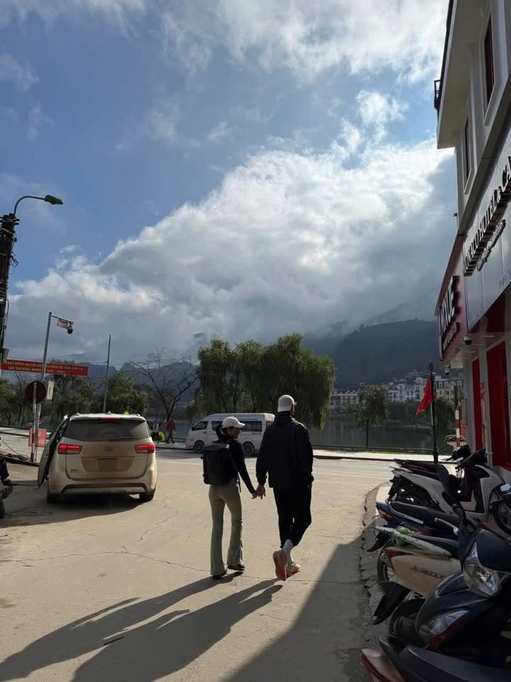 Bán đất gần hồ Mắt Ngọc, trung tâm Sa Pa, 136m2, full thổ cư, sổ đỏ sẵn