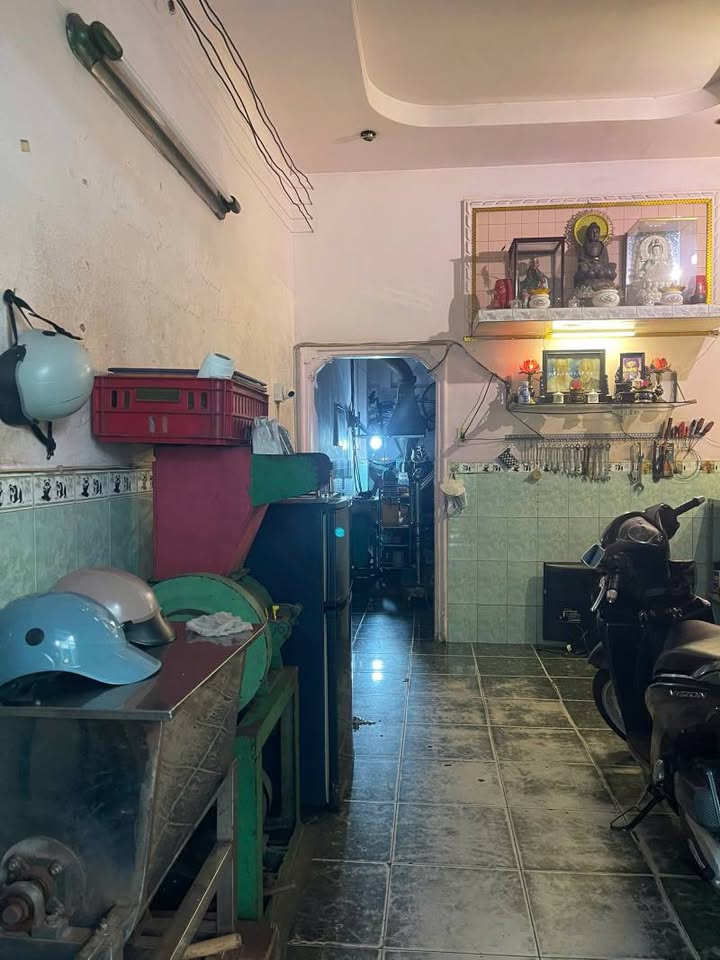 Bán nhà hẻm xe hơi thông, trung tâm quận 11, 2 phòng ngủ, 20m ra mặt tiền, giá 5.999 tỷ