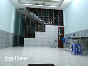 Cho thuê nhà Dĩ An, lầu trệt, 3 phòng ngủ, diện tích 80m², sân để xe hơi. Giá 6 triệu/tháng